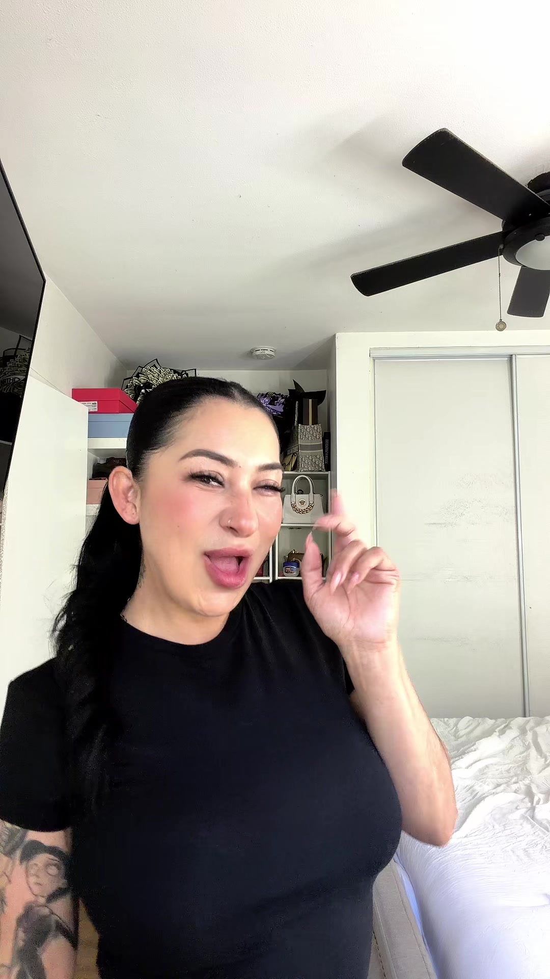 @Sandra 🖤🖤🖤