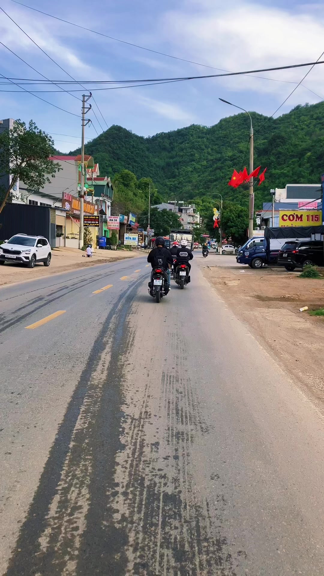 @Mây Lang Thang 🇻🇳
