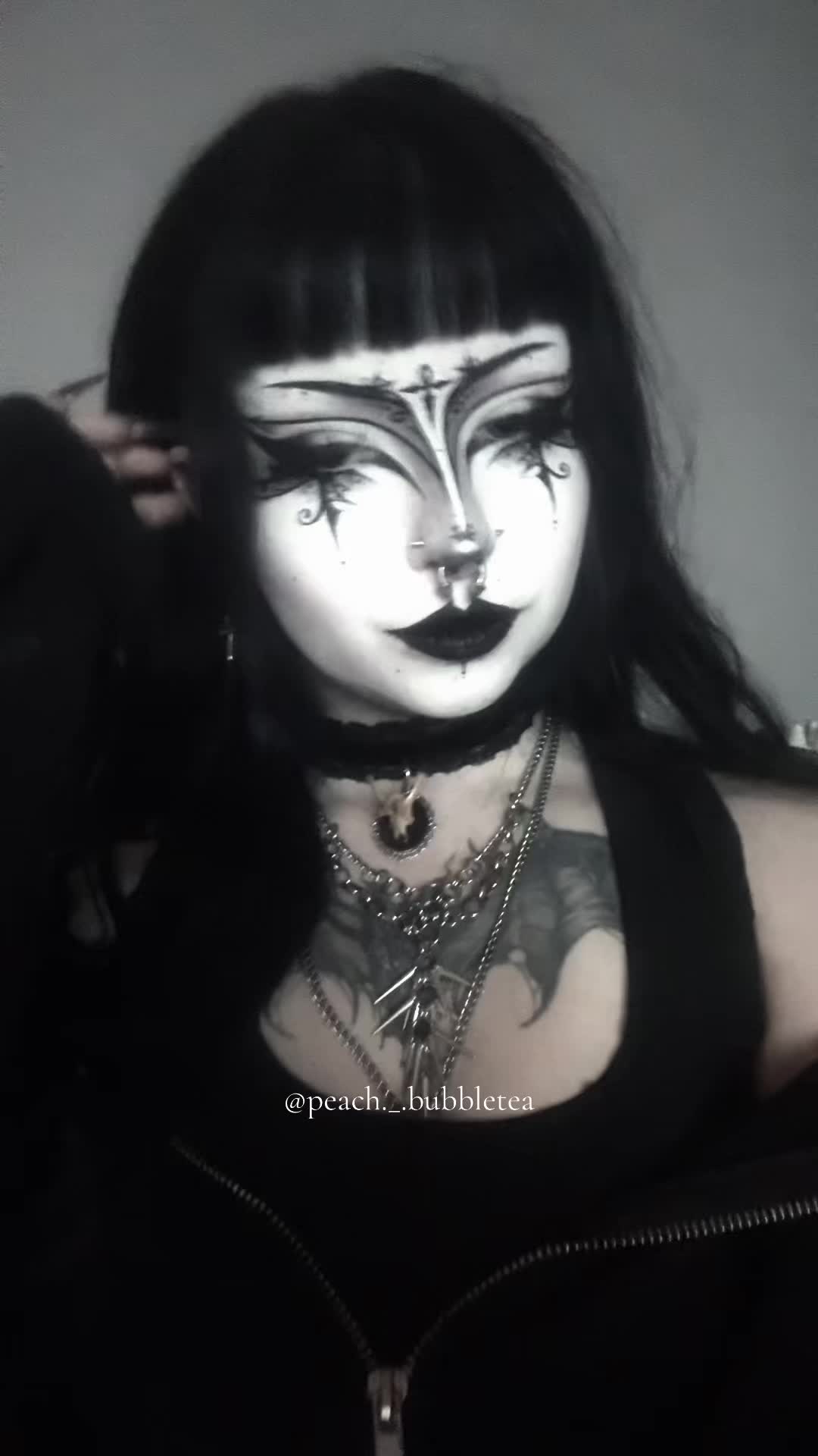 @Julie🕷️