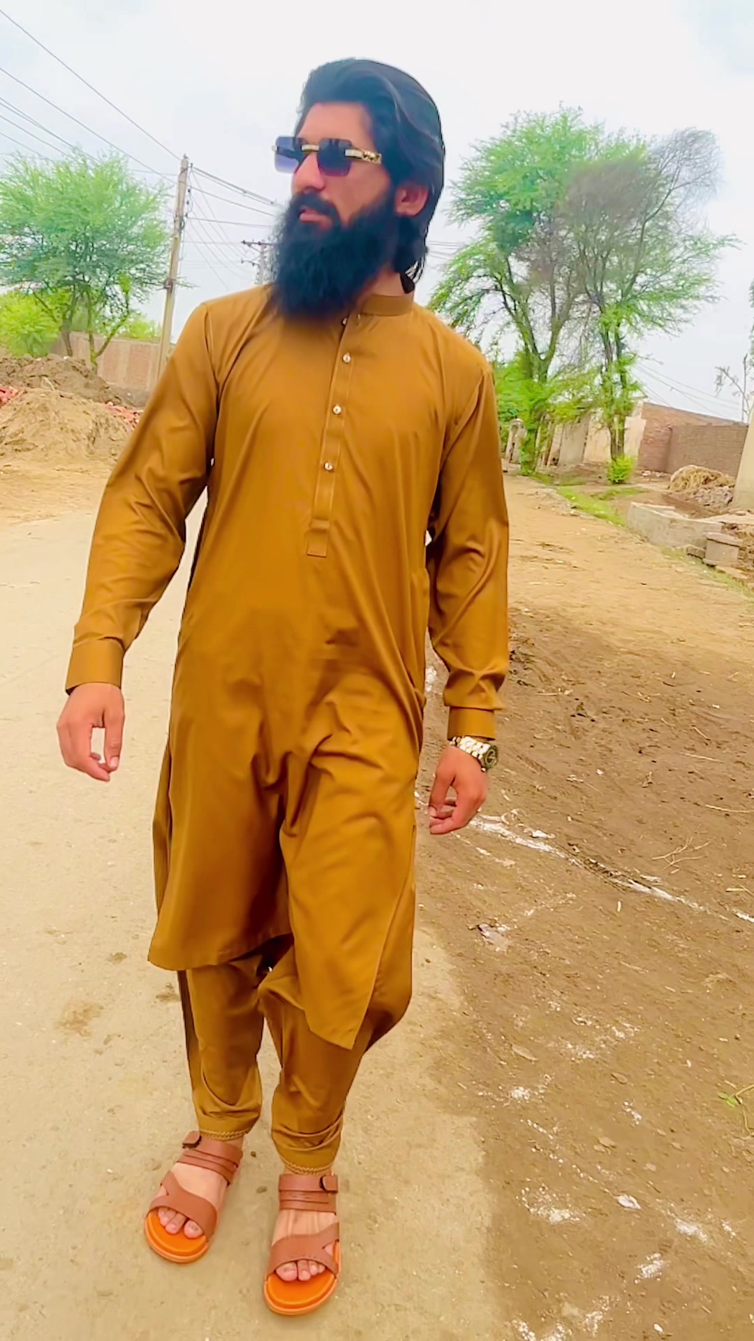 @مُجَاھِد٘ بھَٹ٘ی