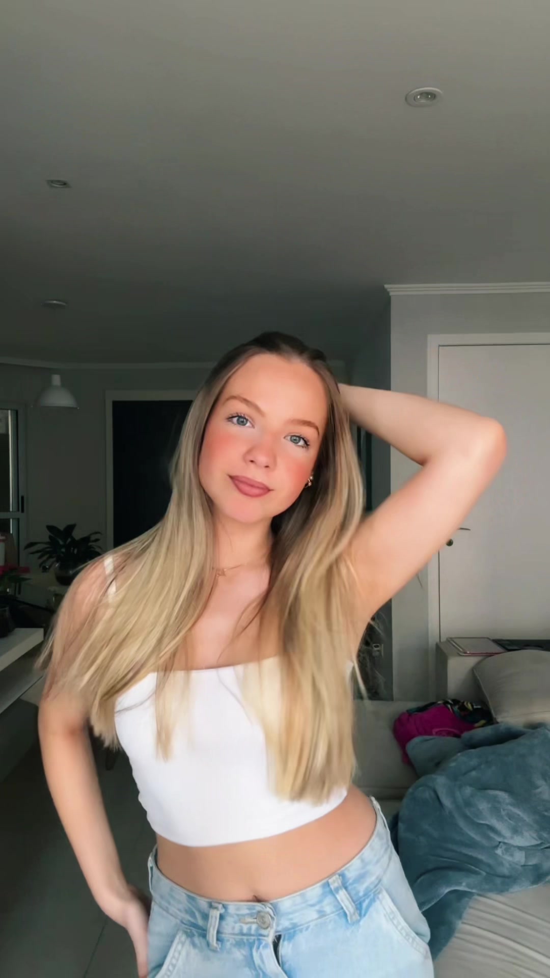 @laura