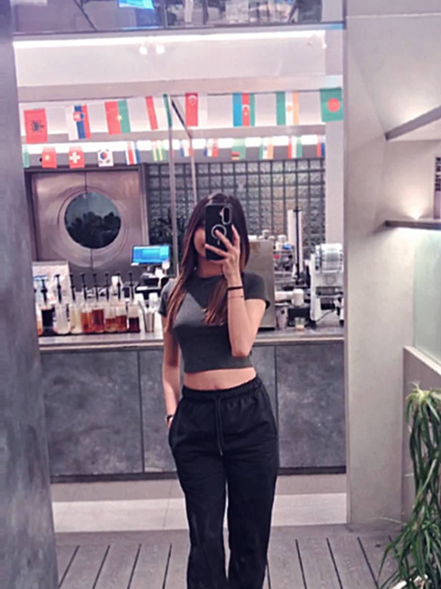 @edelweis.