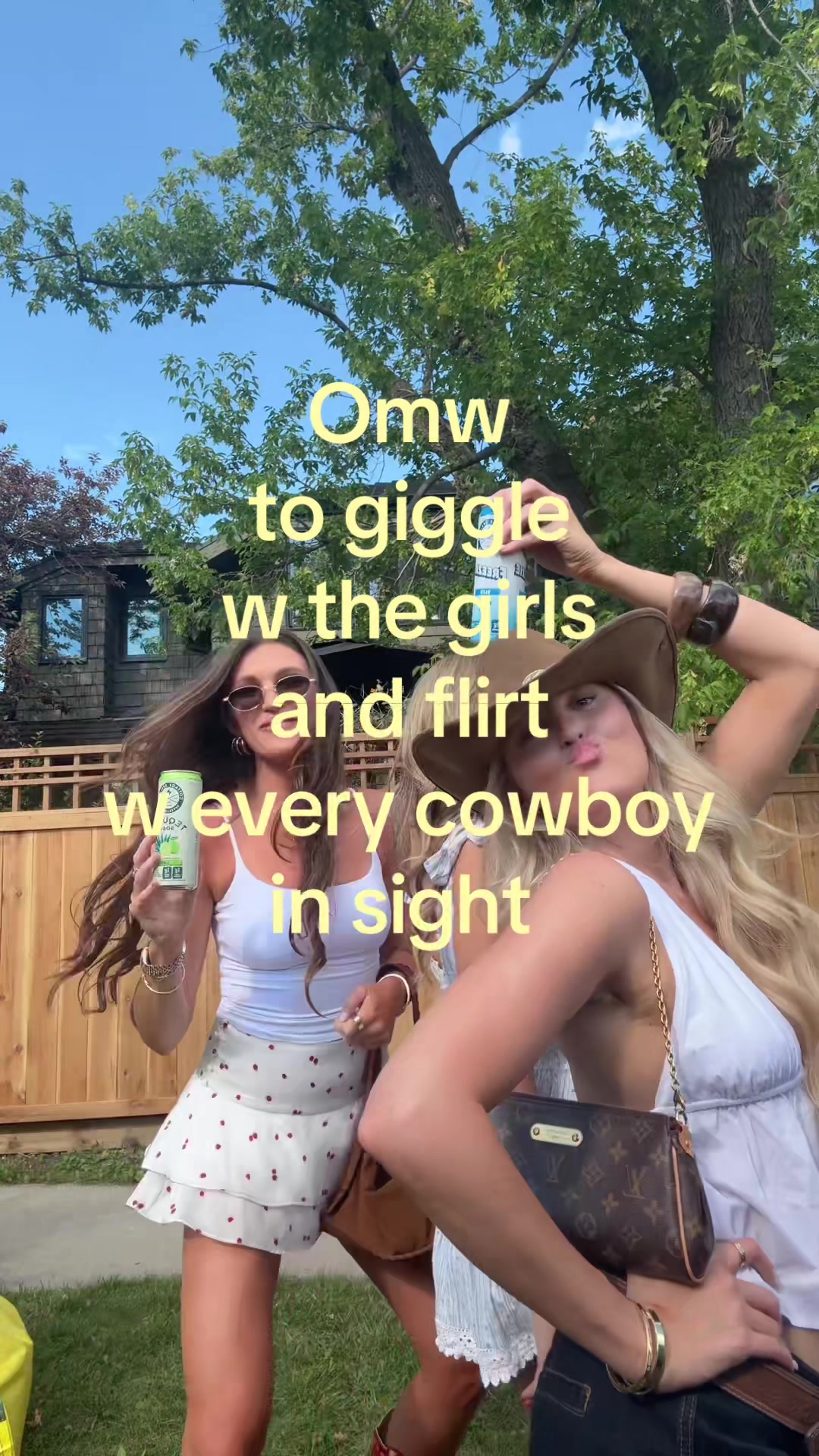 @dumbblondediary