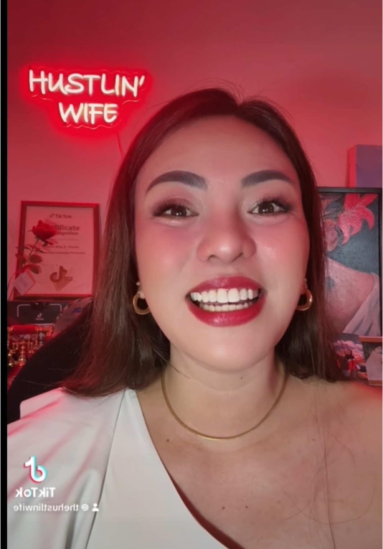 @thehustlinwife