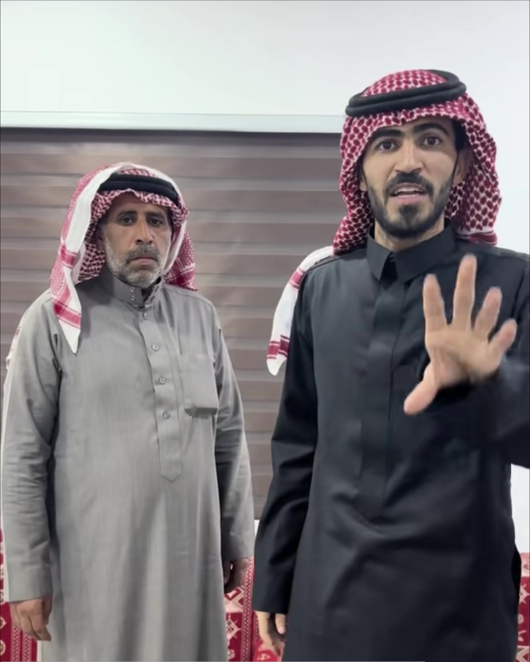 @عوض&ensp;الشمري