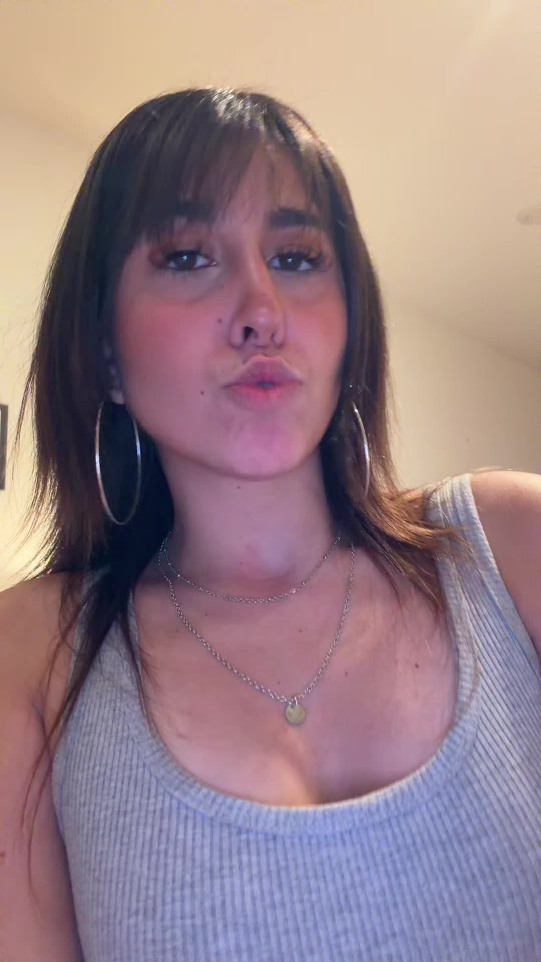 @Urmom<3