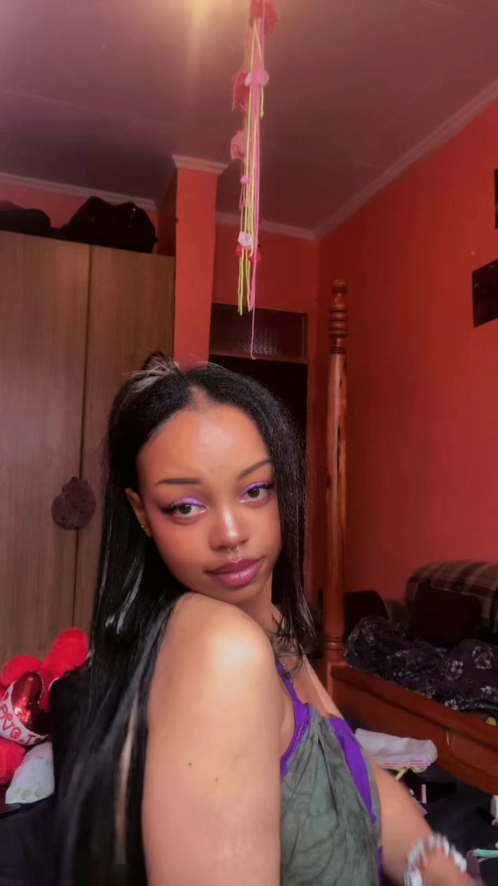 @LIVY💋