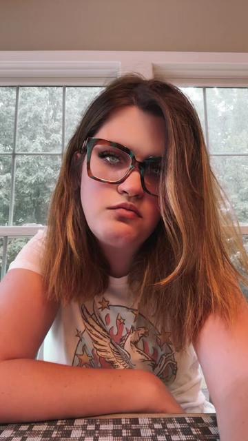@💔Chelsea Marie 😈