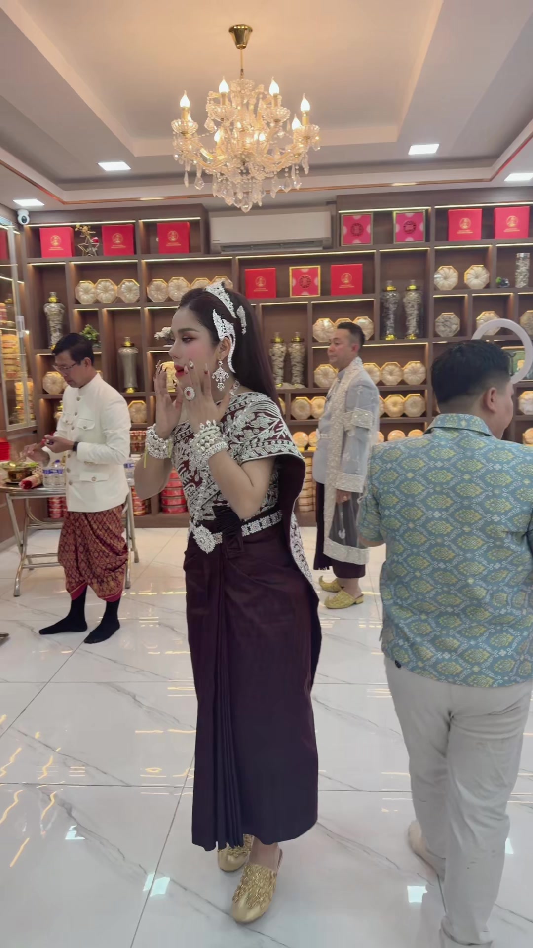 @RACHANA BN រចនាប៊ីអិន