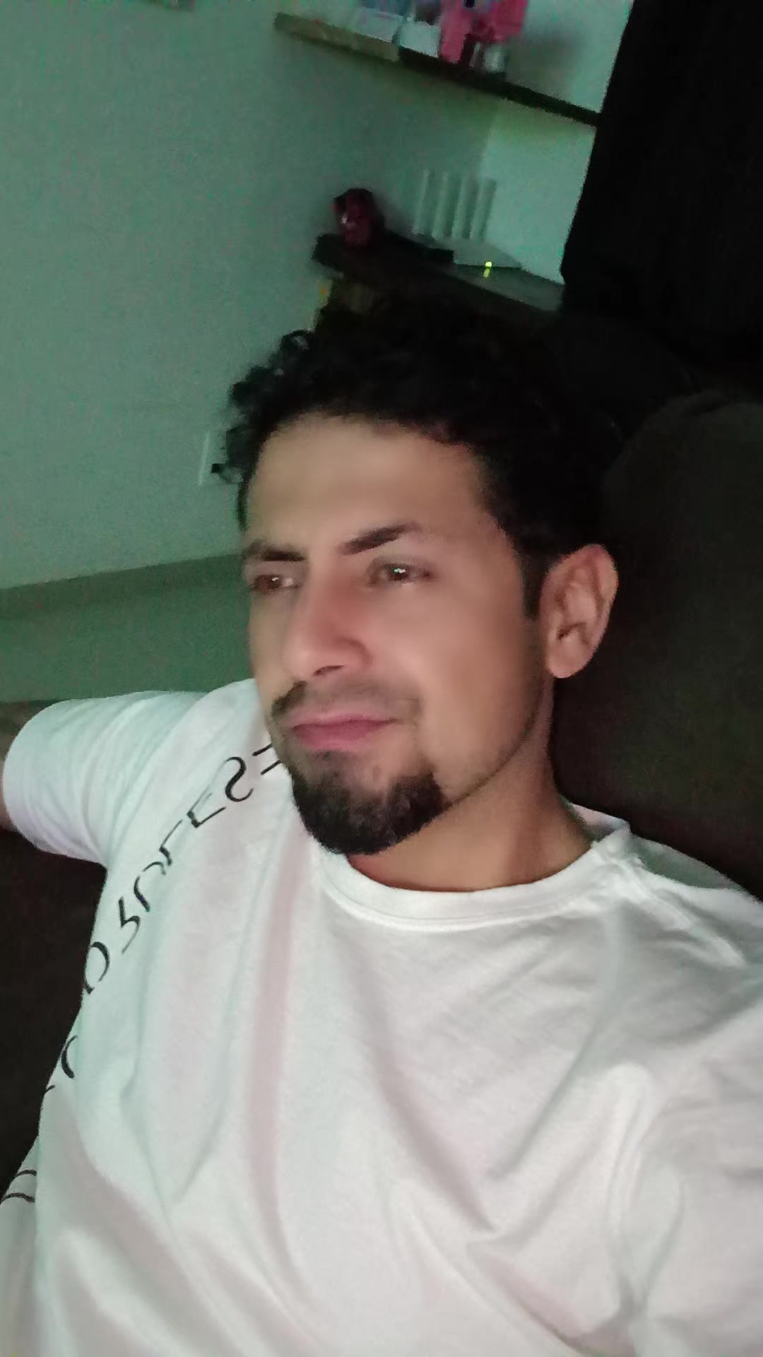 @Elias