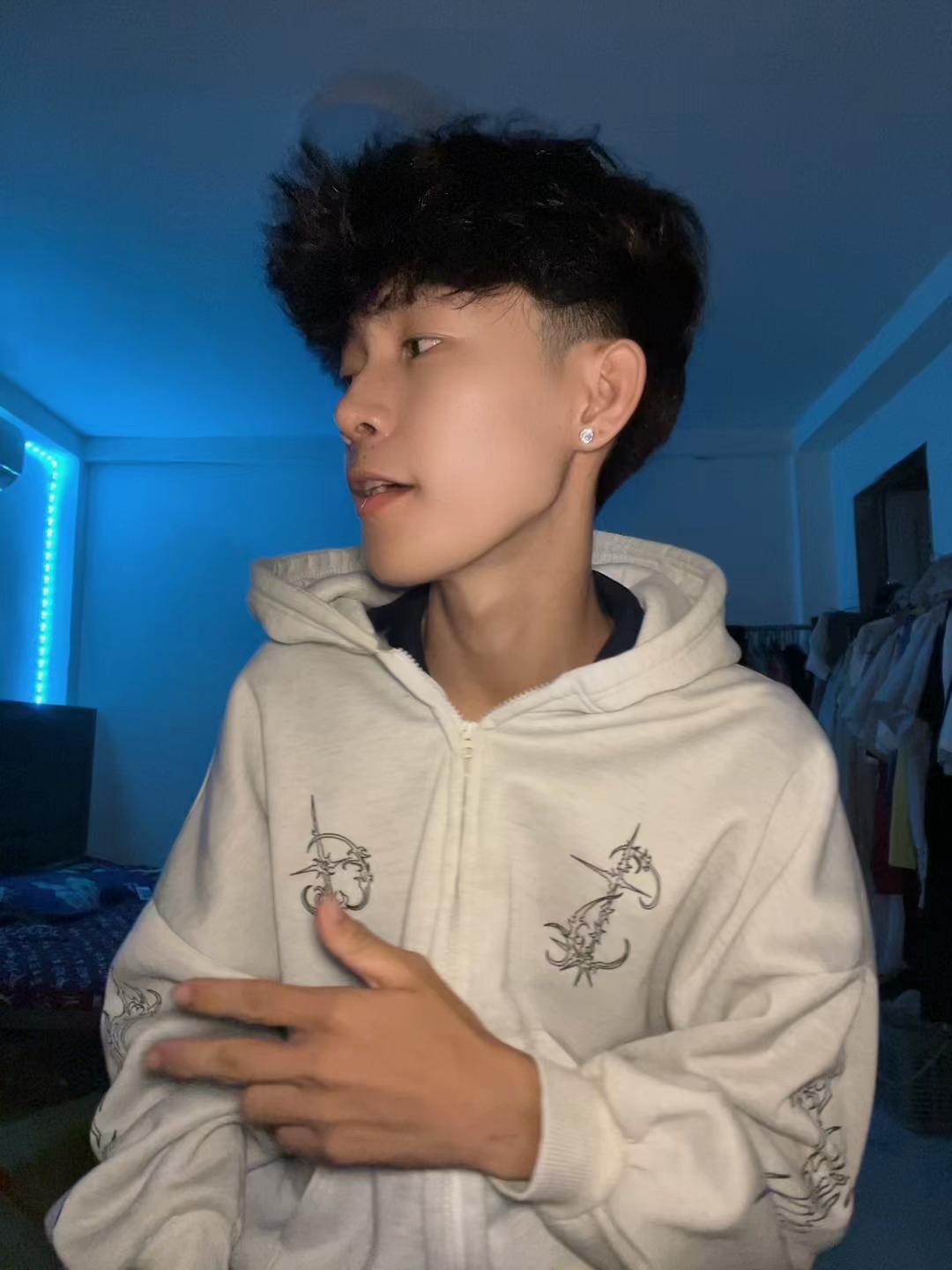 @CHHOŘNG~CHHOŘNG