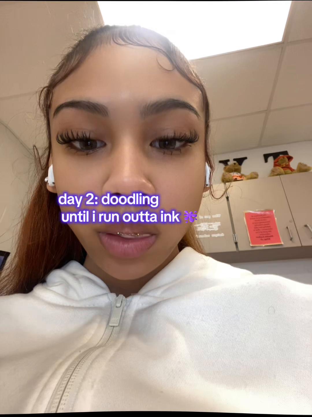 @⃟