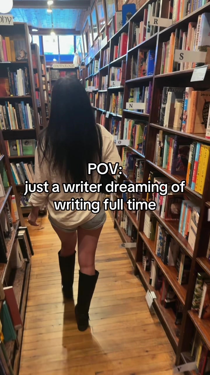 @Noémi 📚
