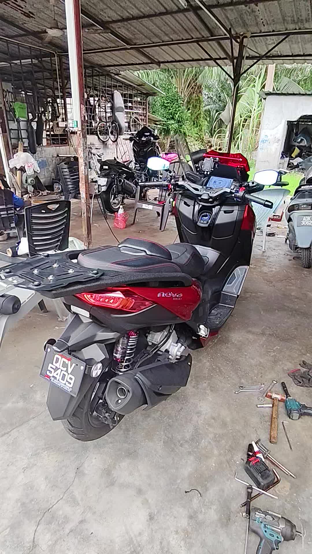 @ahli mesyuarat tingkap