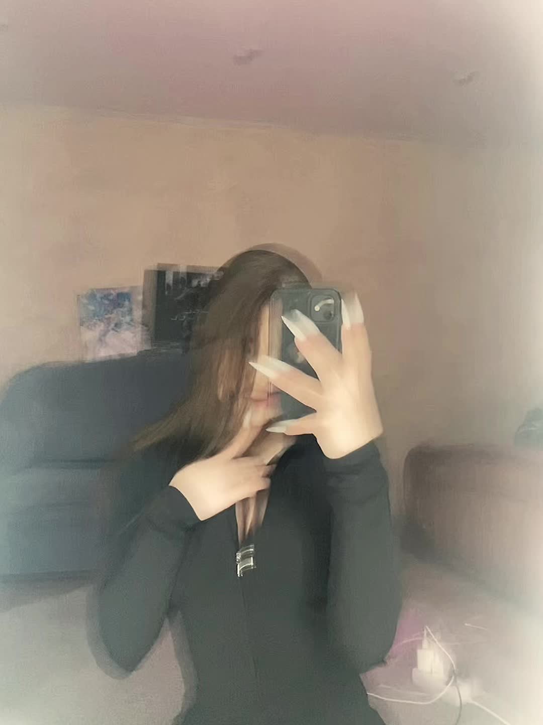 @20dyra