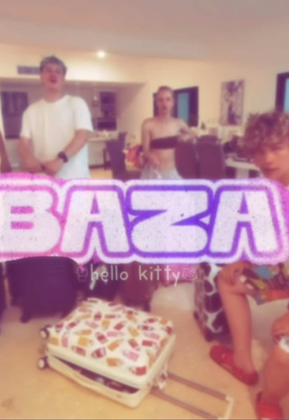@𝓱𝓮𝓵𝓵𝓸 𝓴𝓲𝓽𝓽𝔂🌊