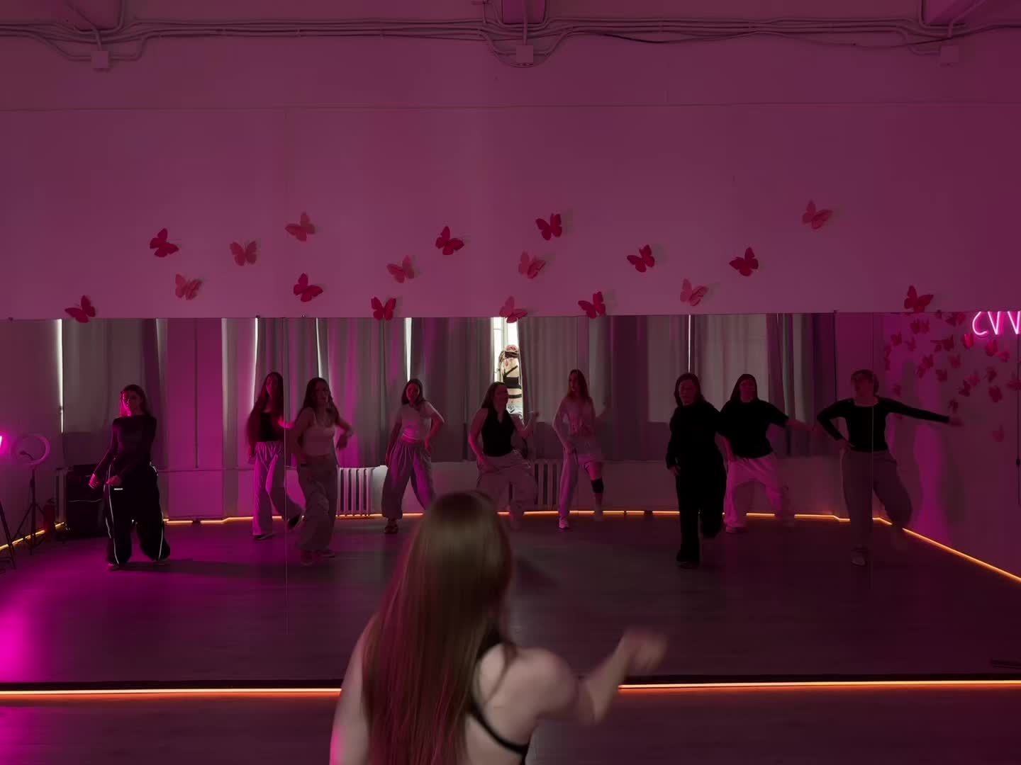 @VVS DANCE STUDIO