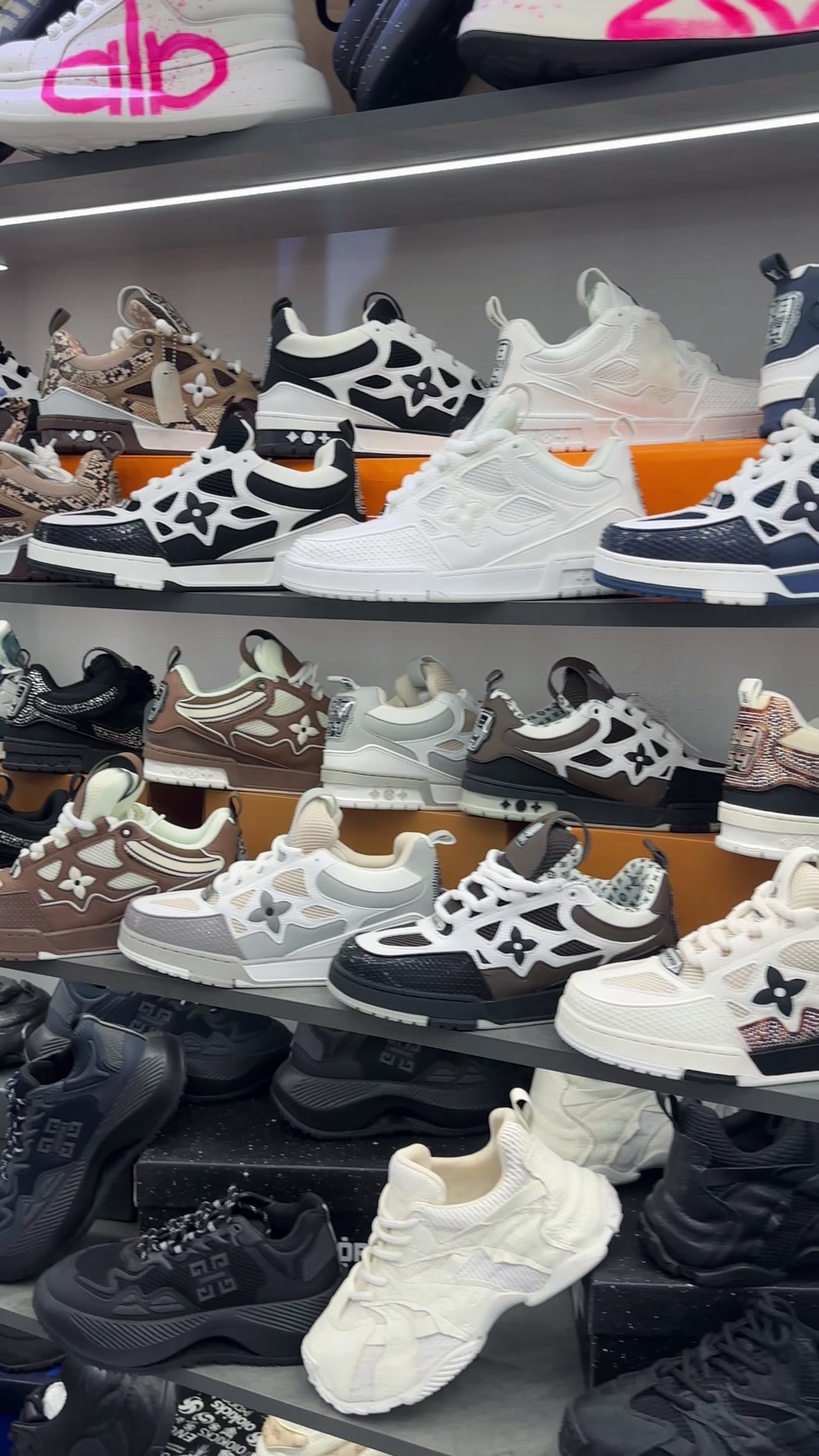 @Manettishoes