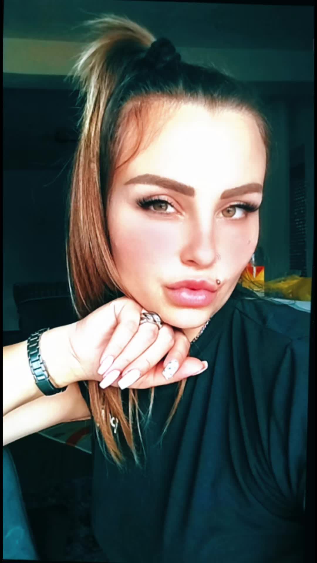 @Saki👸🇲🇰