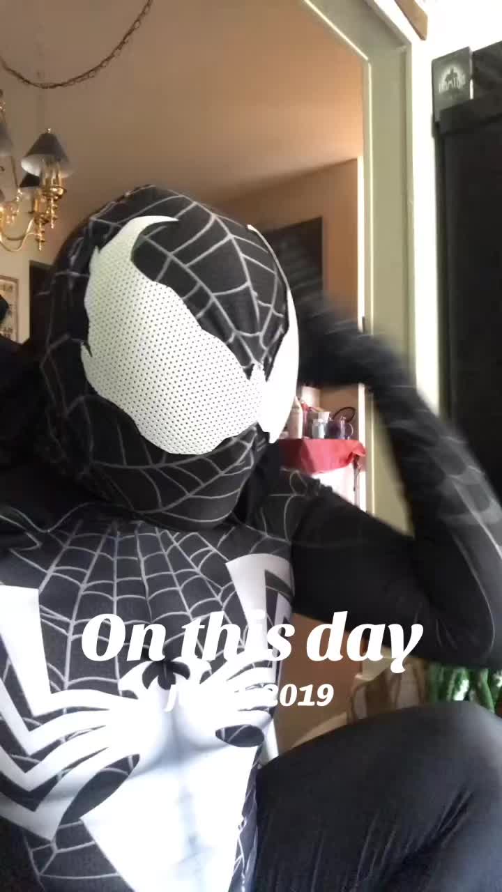 @Glueguncosplay94