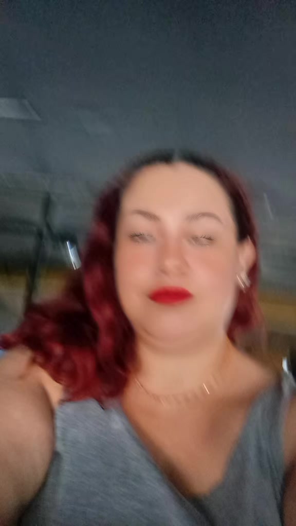 @laura