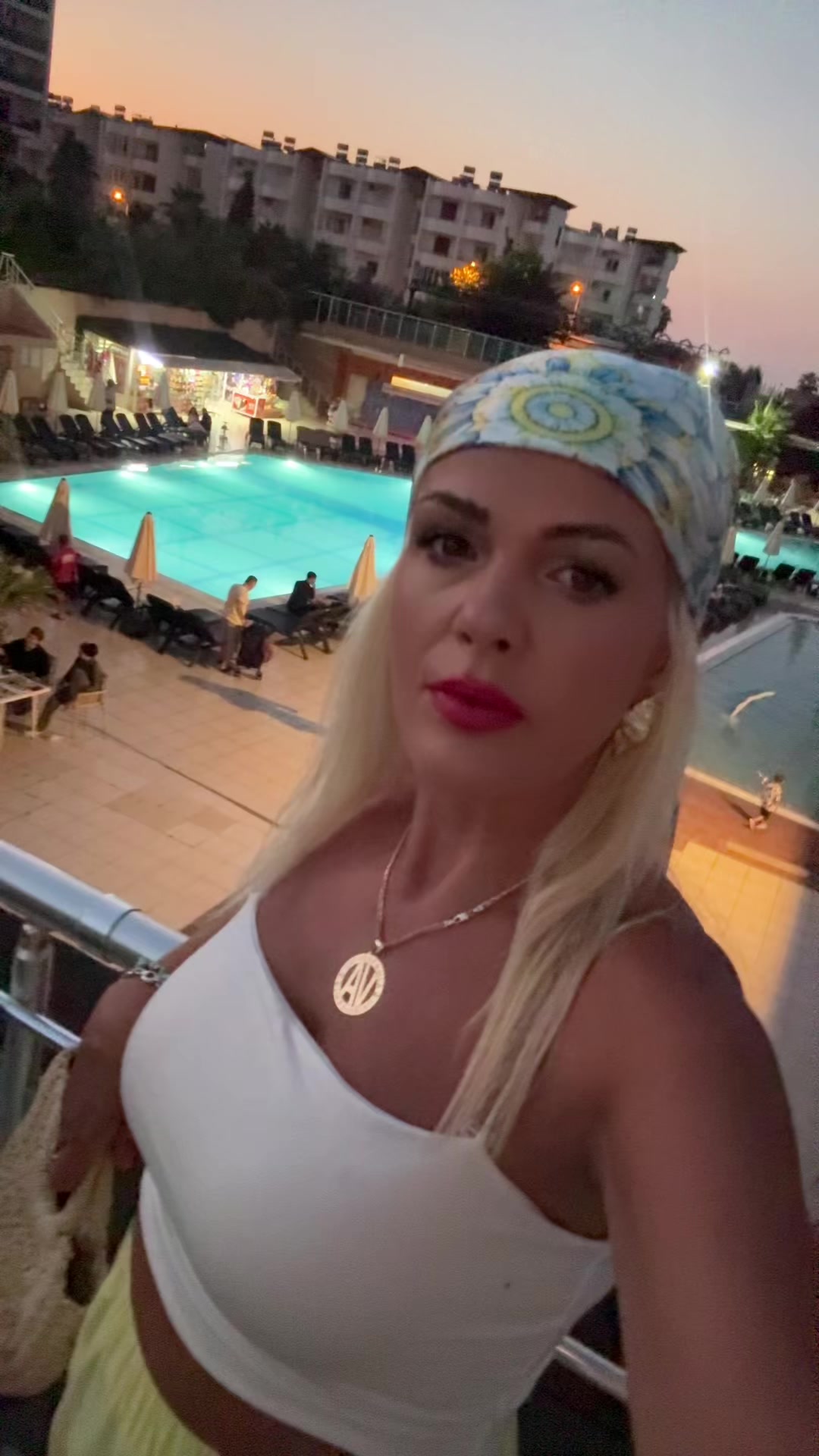 @Obična žena