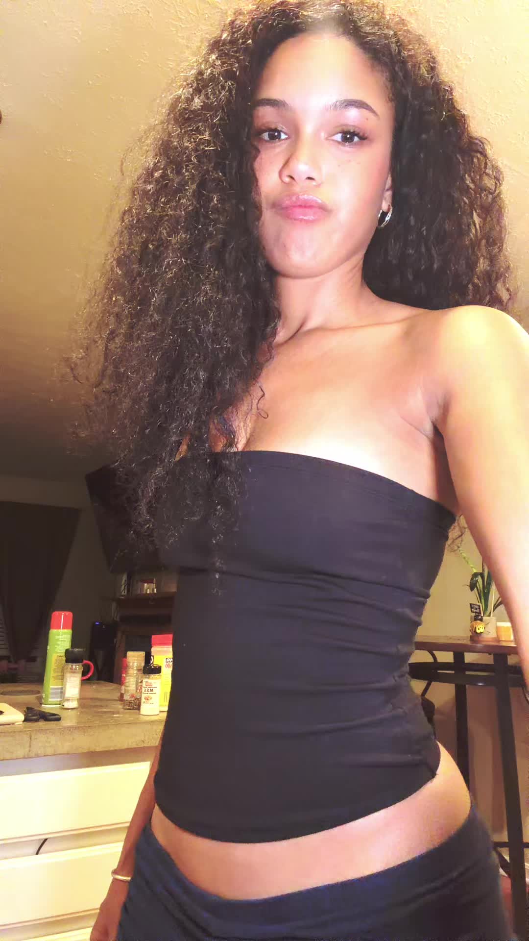 @🧔🏾♀️