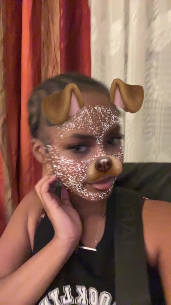 @axvslz_