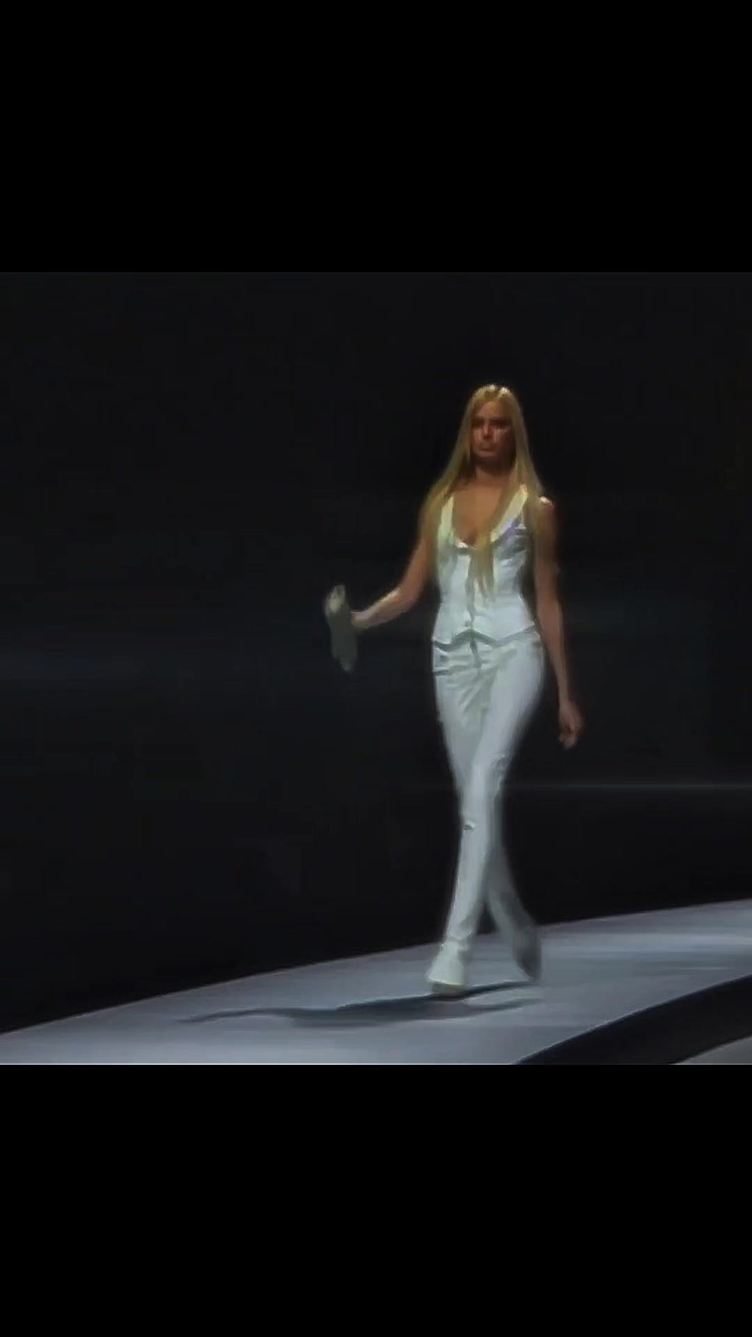 @fashion.runways