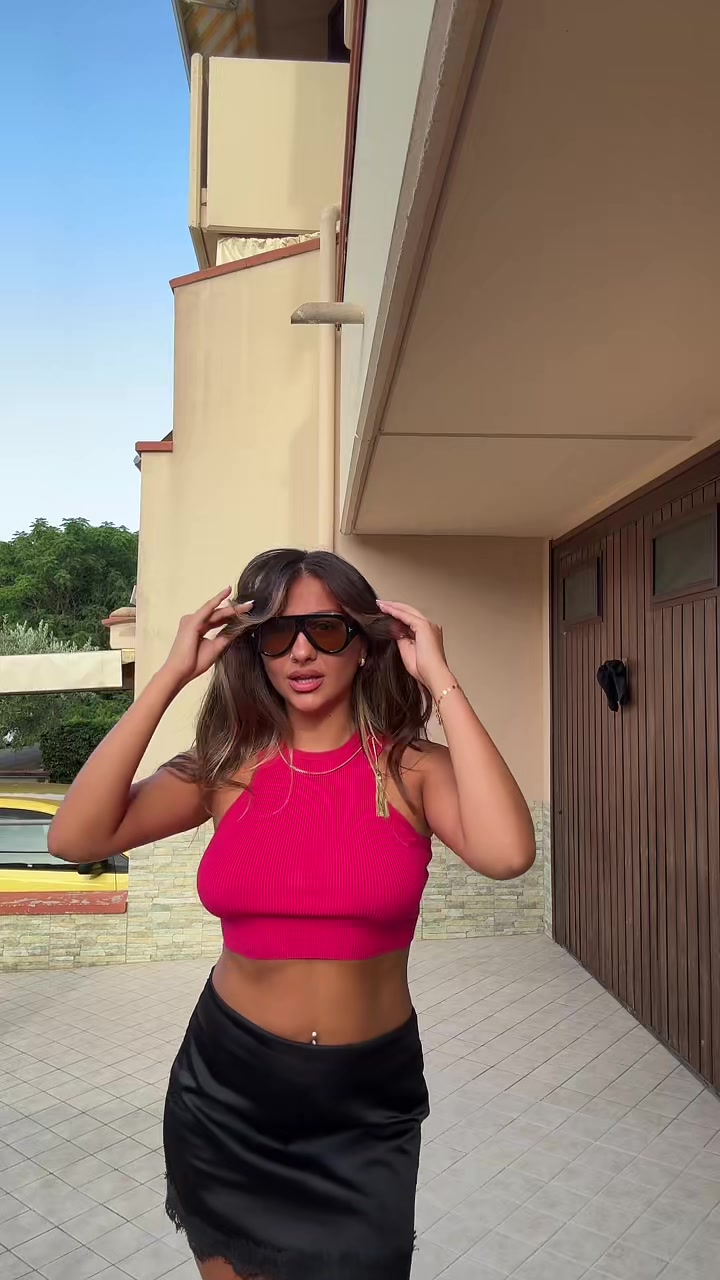 @canirebecca