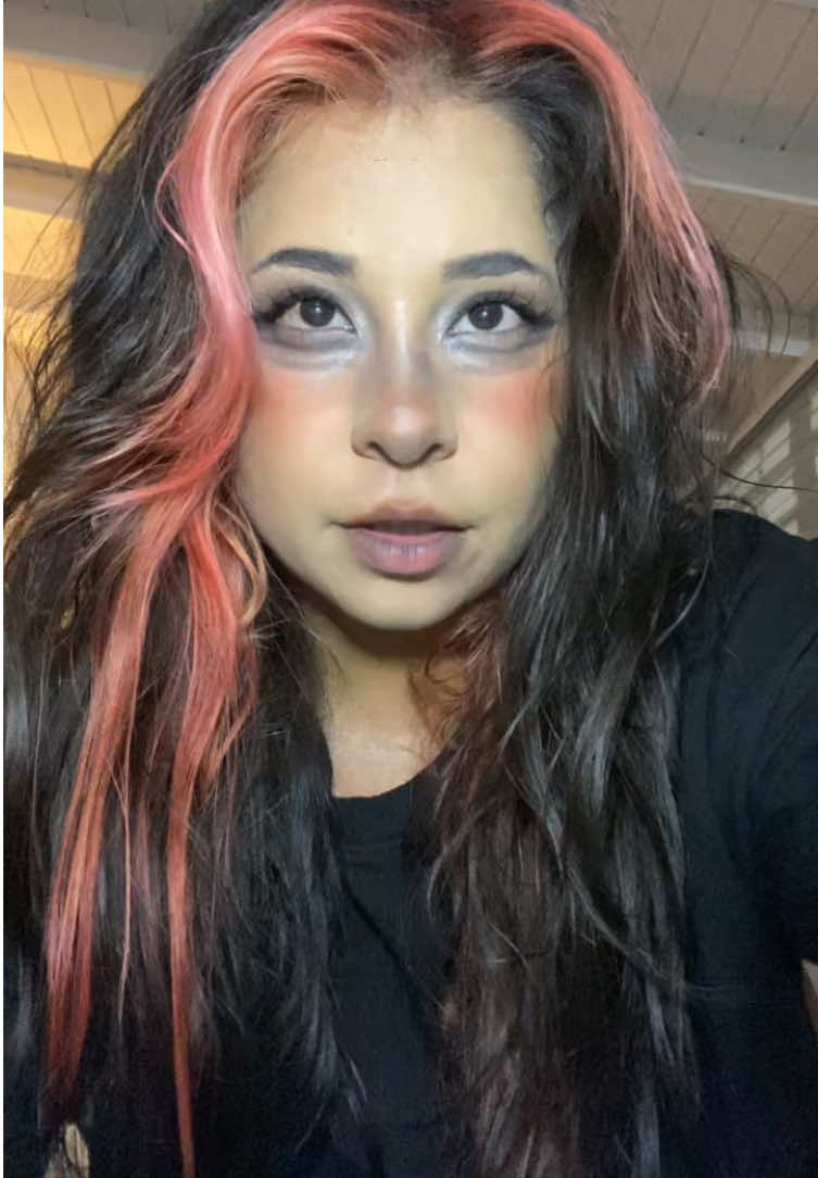 @𝒞𝒽𝒶𝓁𝓎𝑒𝑜𝓃༒