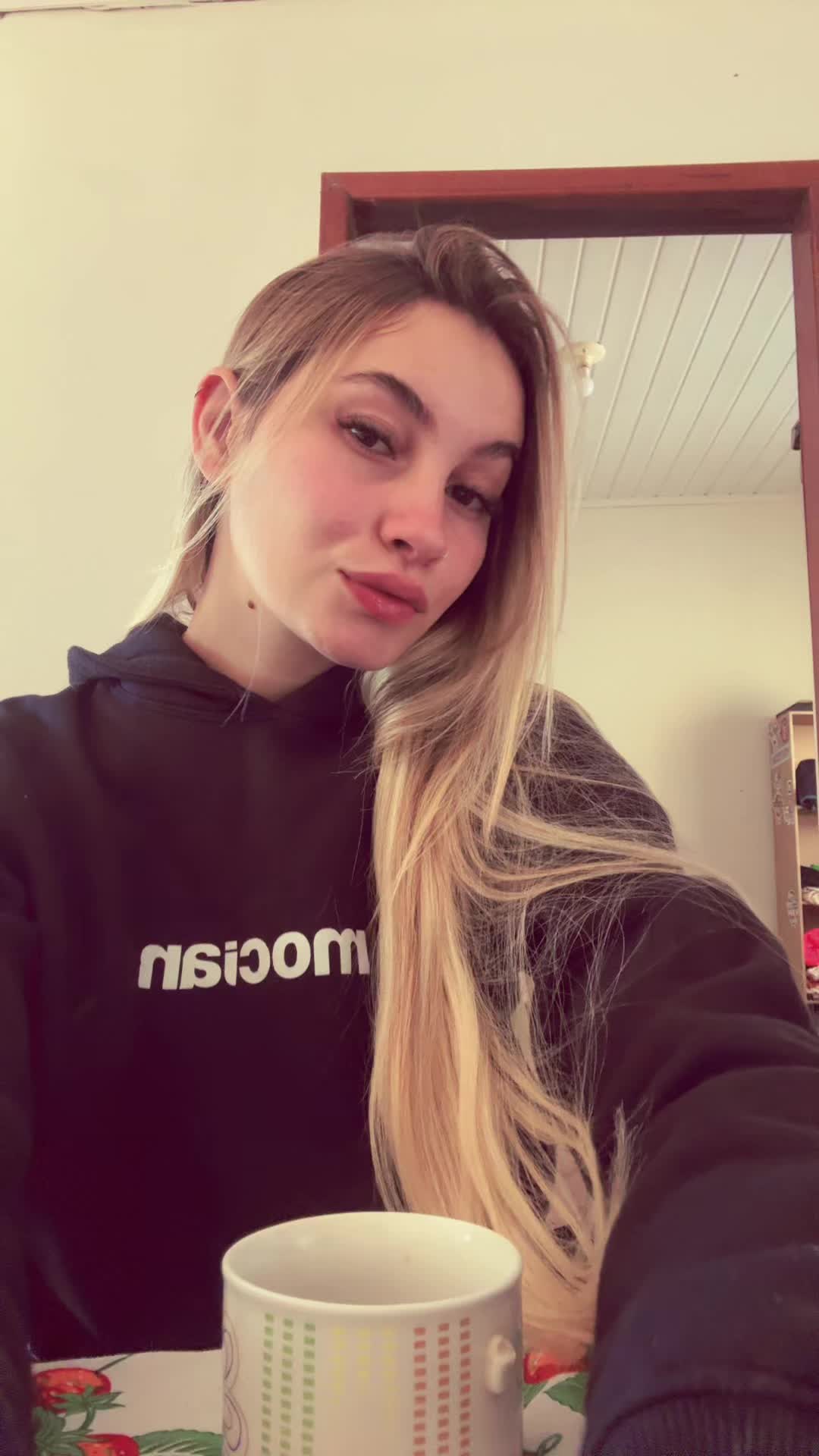 @AnaBazagliaa