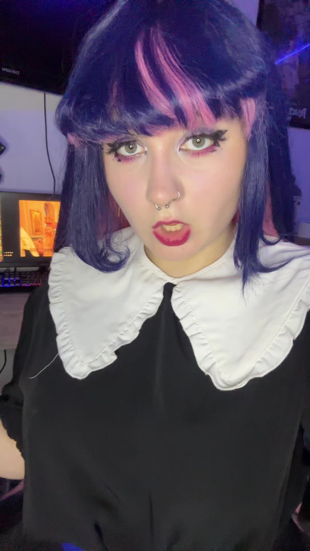 @Carmen<𝟥