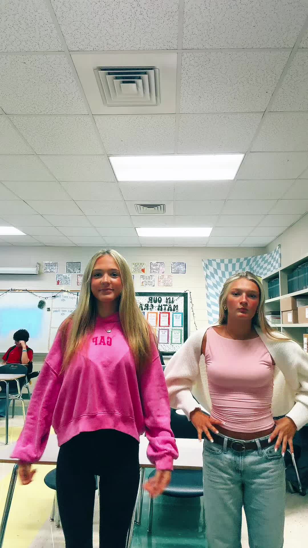 @𝓔𝓵𝓸𝓾𝓲𝓼𝓮 𝓼𝓹𝓪𝓶💸