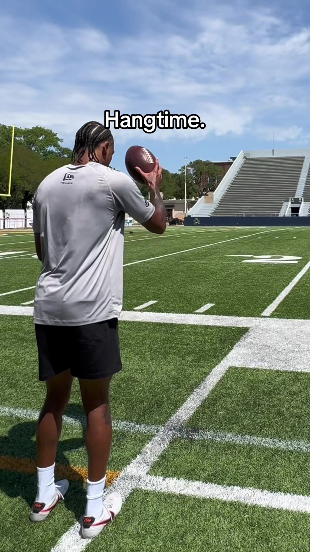 @4thDownHero - Mike Rivers