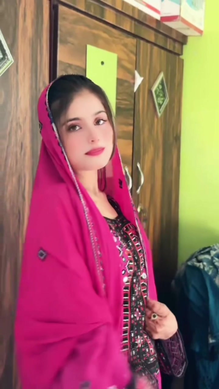@Faryal_burfat