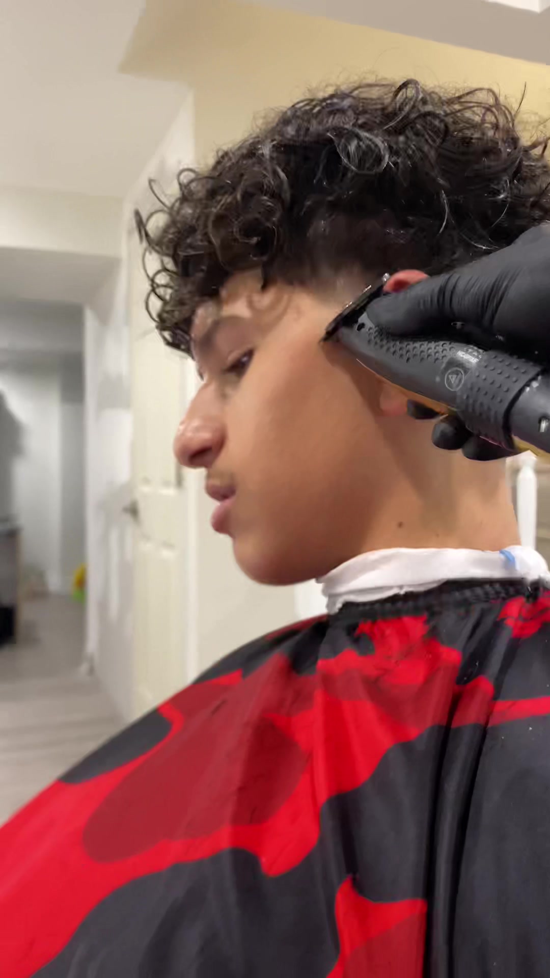 @Hamilton Barber&bull; os cutss