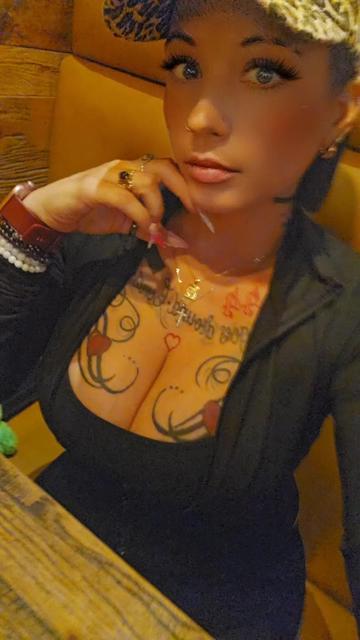 @༺_Poison.Queen_༻🌴