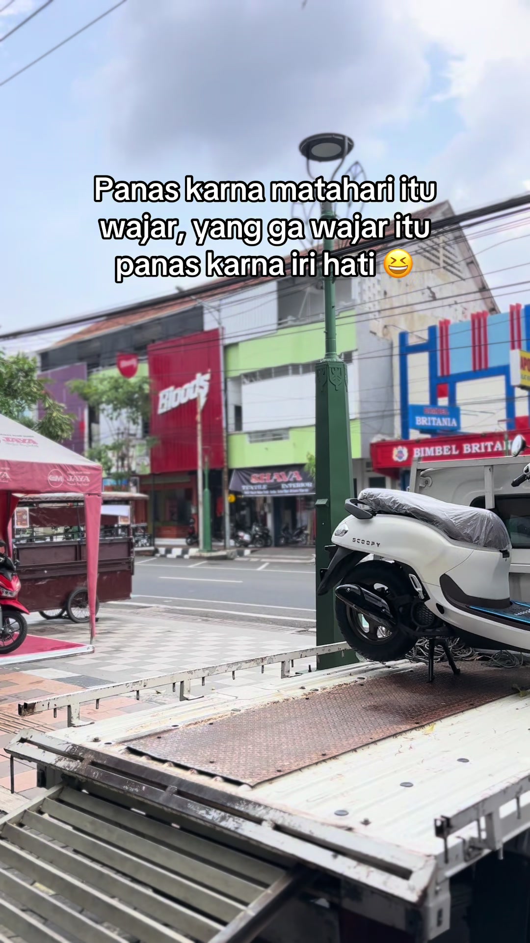 @UmiieJayaMotorKudus