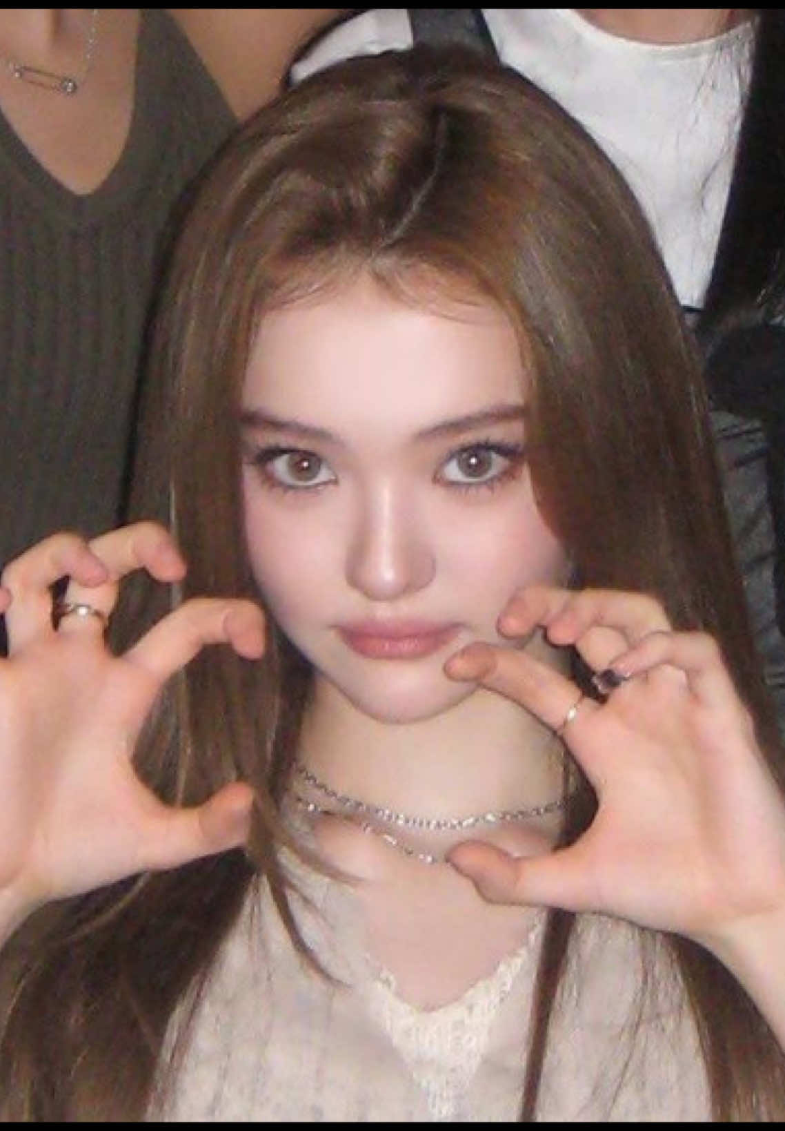 @⃟