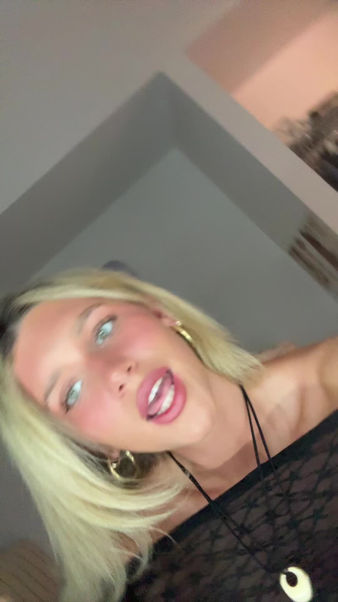 @Adriana panke