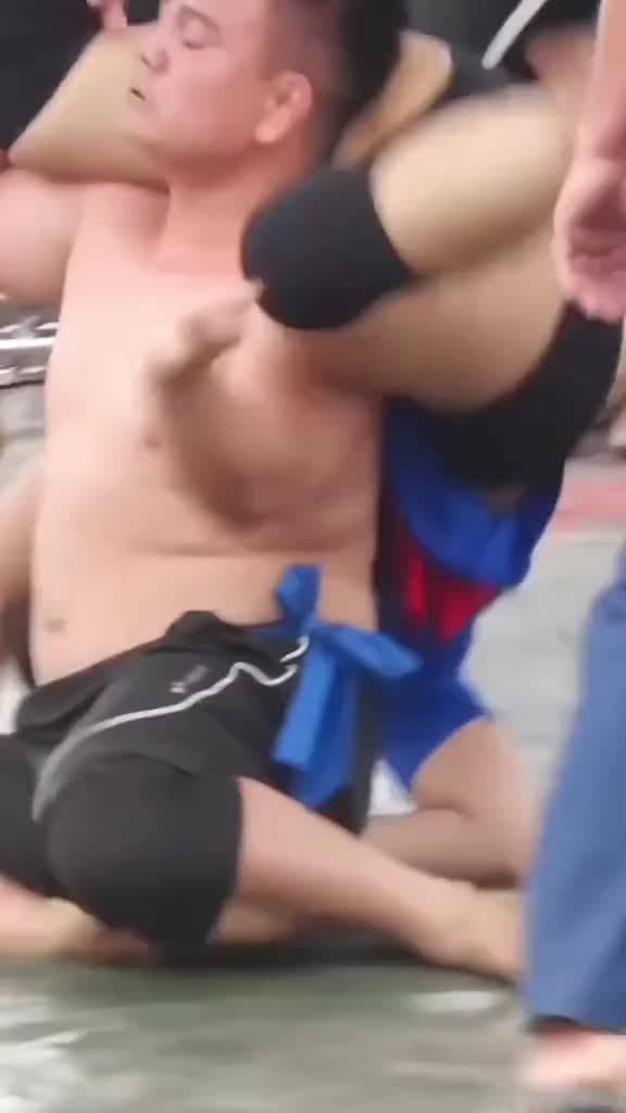 @Girls fight