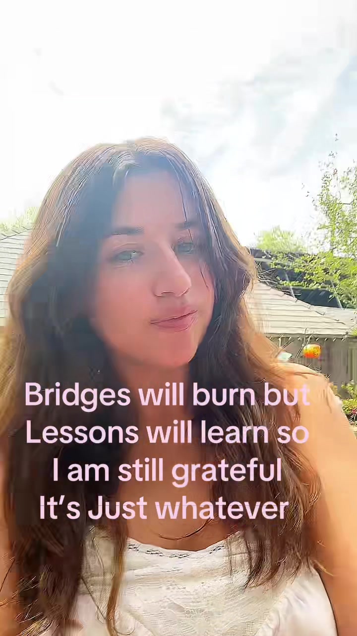 @Samantha Shravana&deg;❀⋆