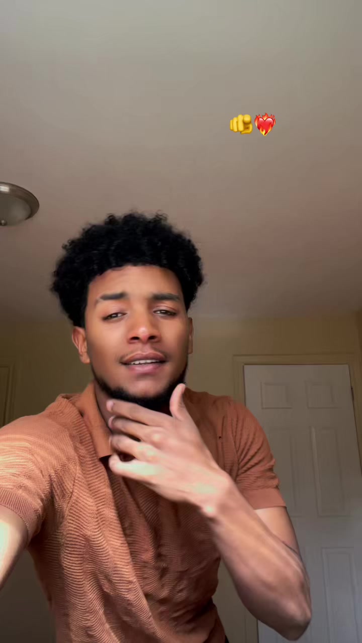 @Model _Odi_ Dc 🍇🇪🇷