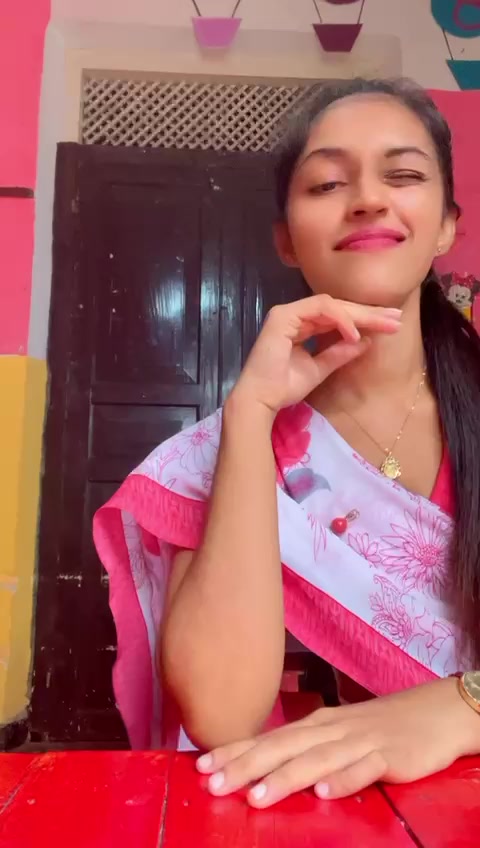 @_ N 👱🏻&zwj;♀️💋_