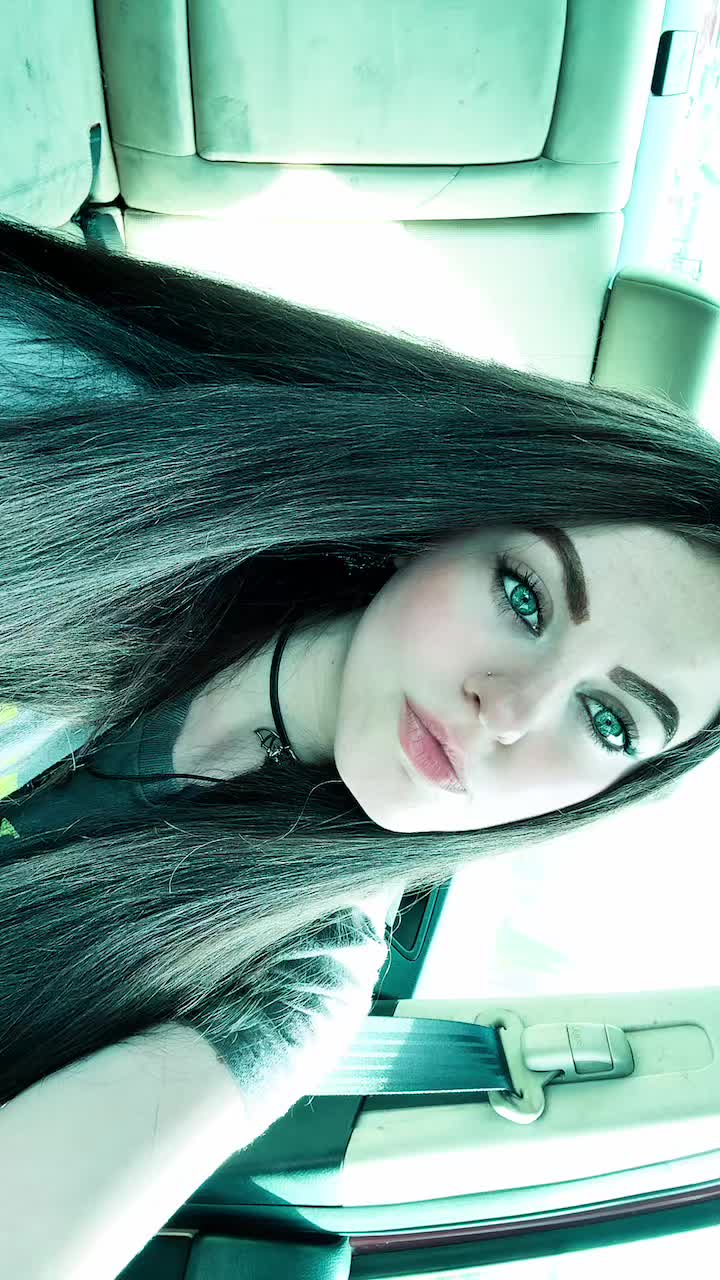 @kellyyya1010