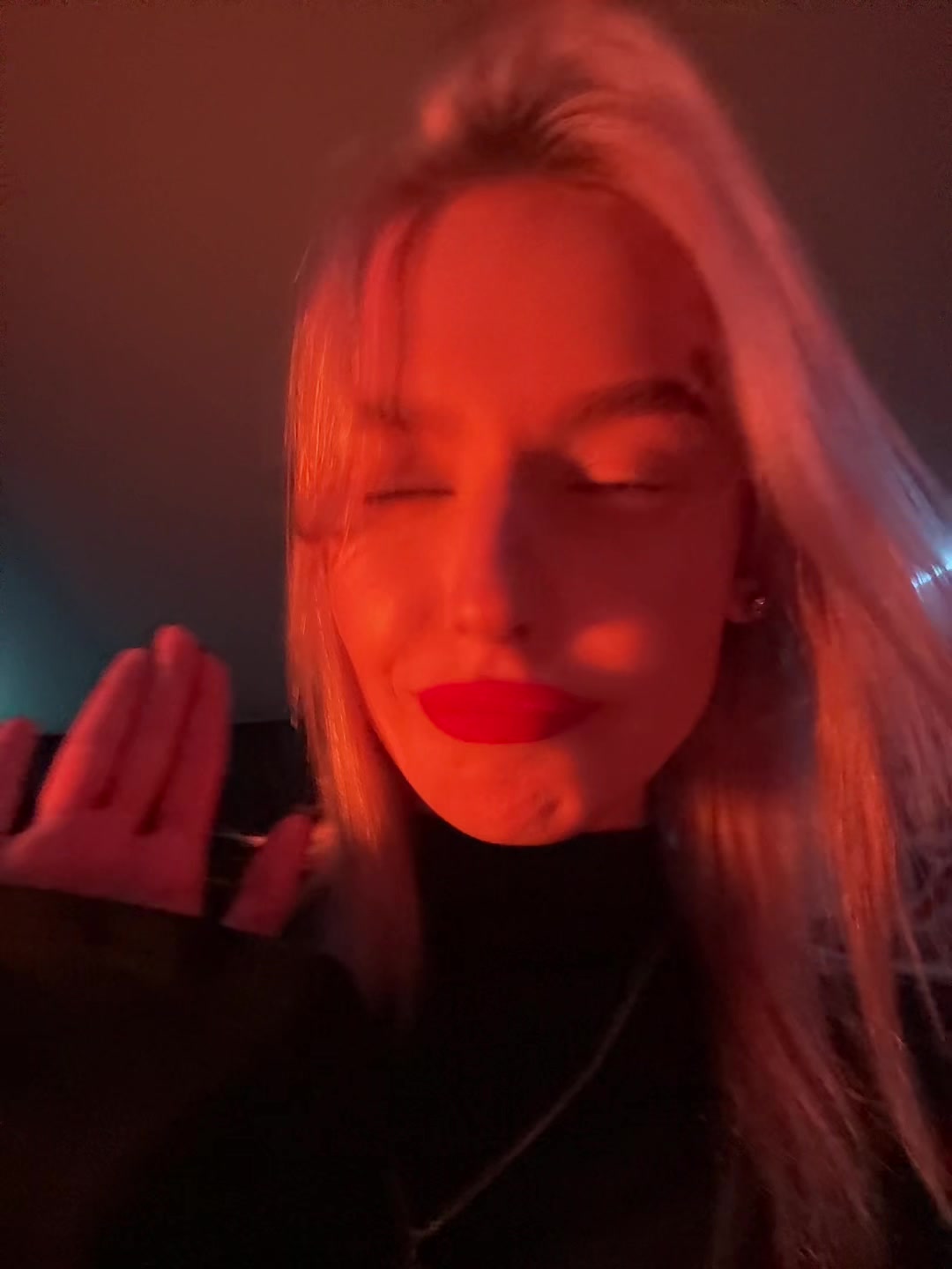 @юля