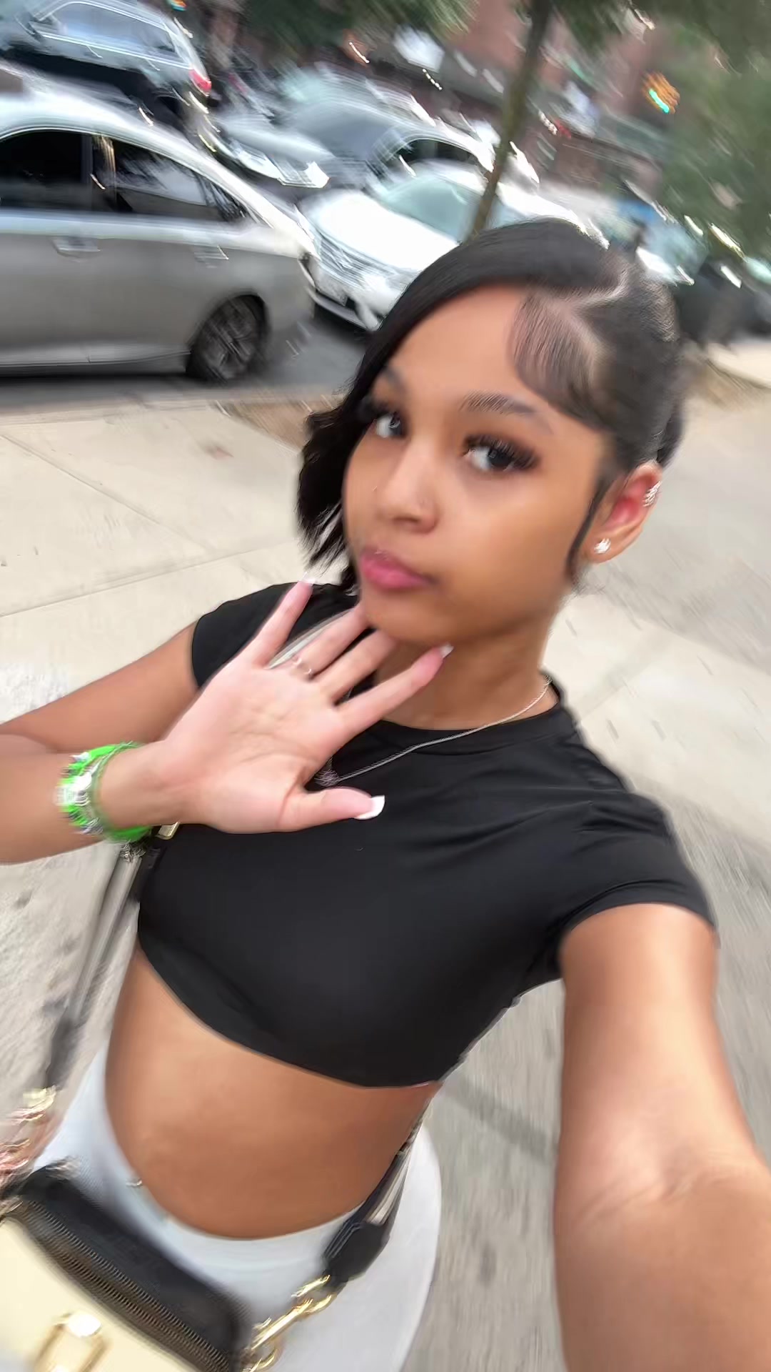 @LizzyB💚