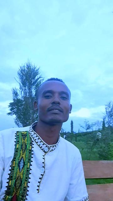 @Tesfahun Hailu/ና በይኝ ወምበርማ/