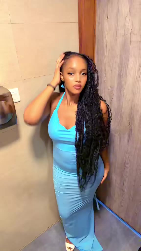 @🎀QUEEN-LEYNANA🦋